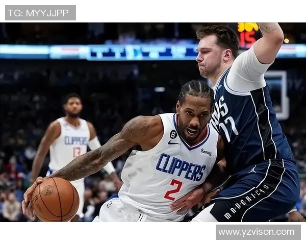 快船断球反击 伦纳德快下飞身暴扣